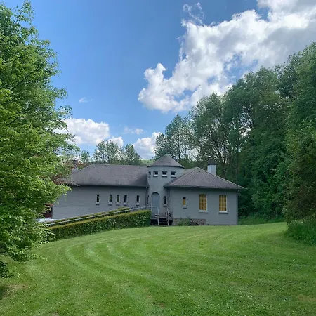 Dom wakacyjny Grey House *